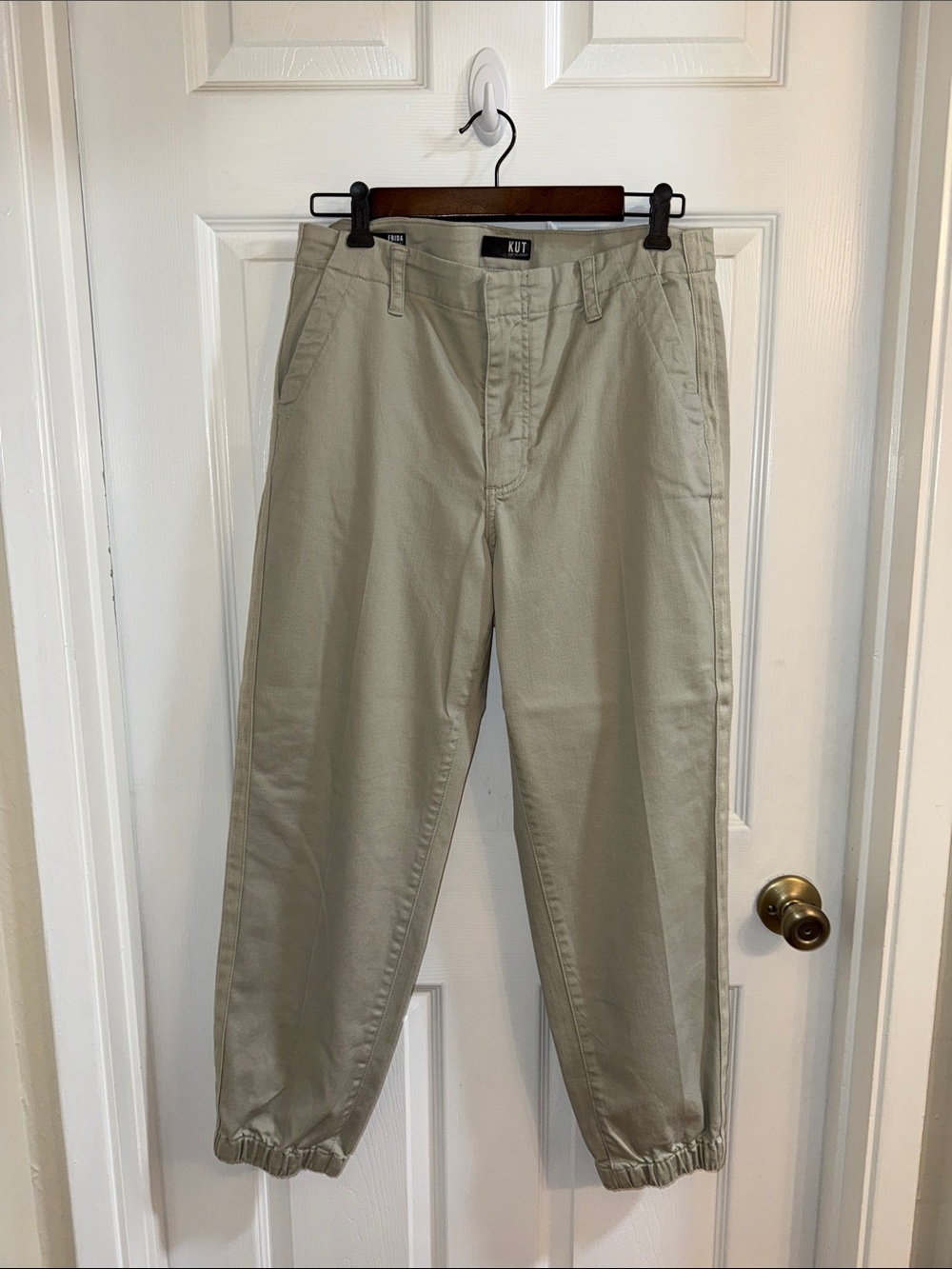 Kut from the Kloth Light Olive Chino Joggers